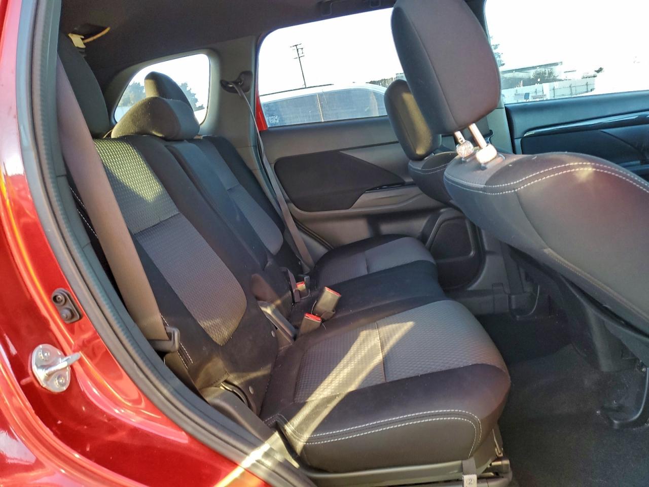 2018 MITSUBISHI OUTLANDER SE photo 11