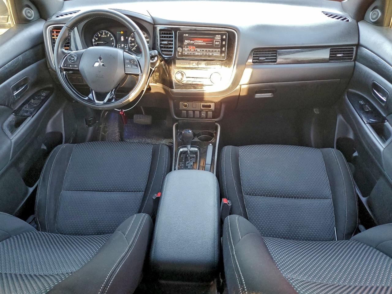 2018 MITSUBISHI OUTLANDER SE photo 8