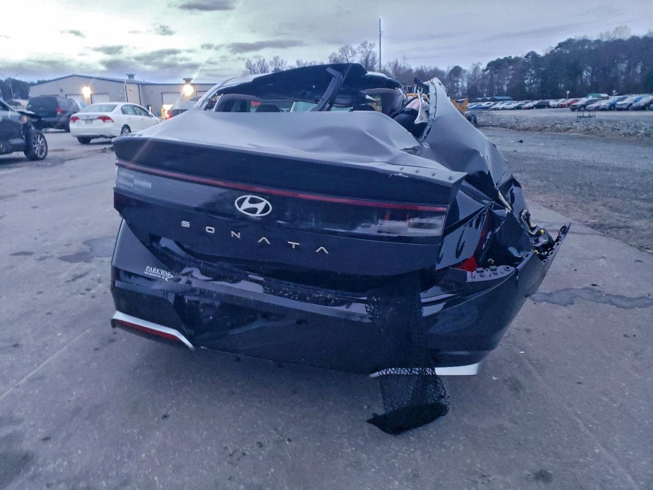 2025 HYUNDAI SONATA SEL photo 6