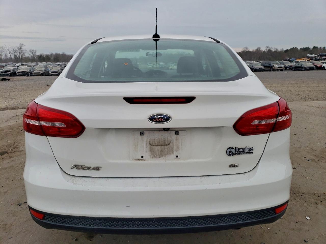 2018 FORD FOCUS SE photo 6