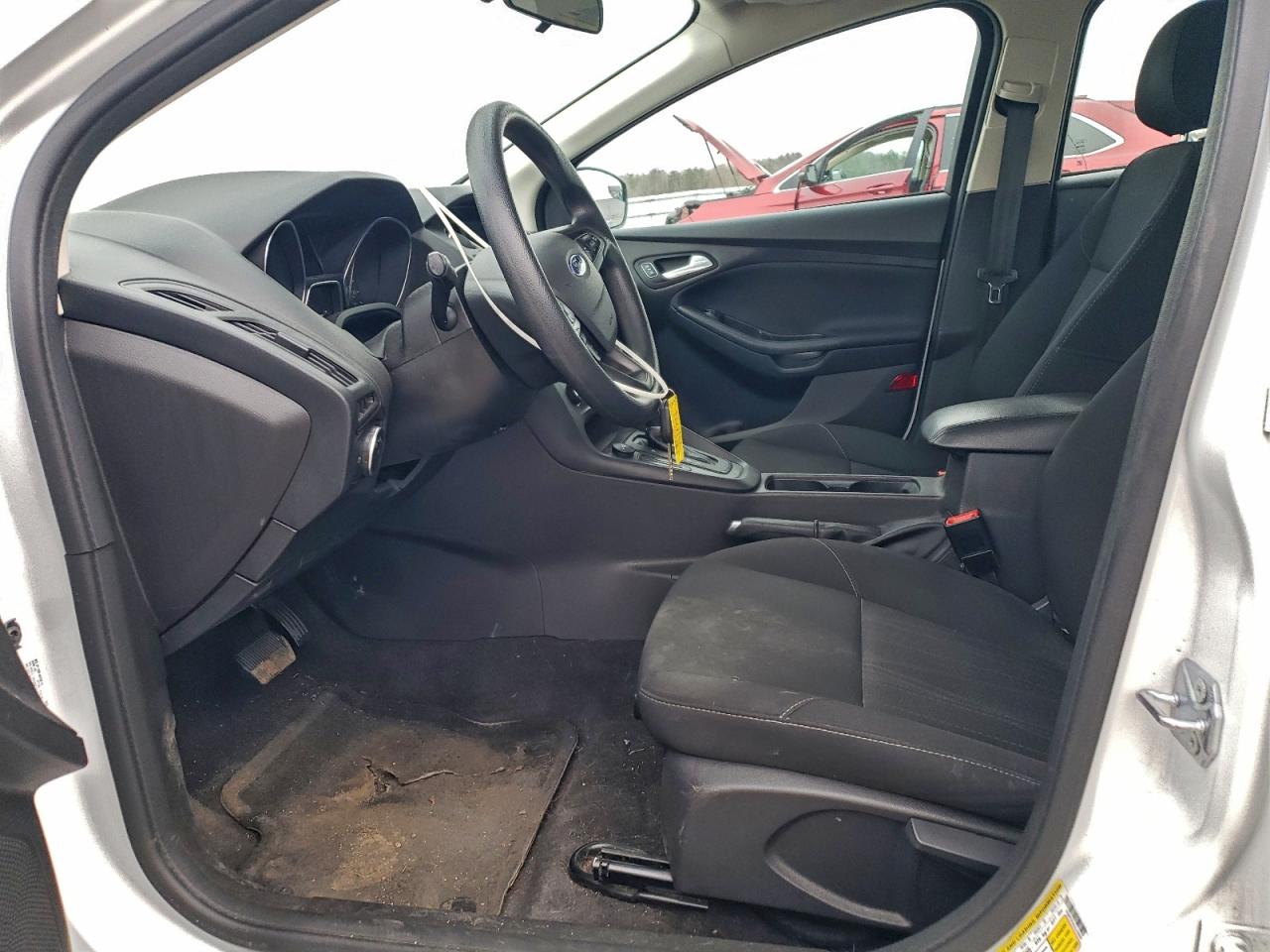 2018 FORD FOCUS SE photo 7