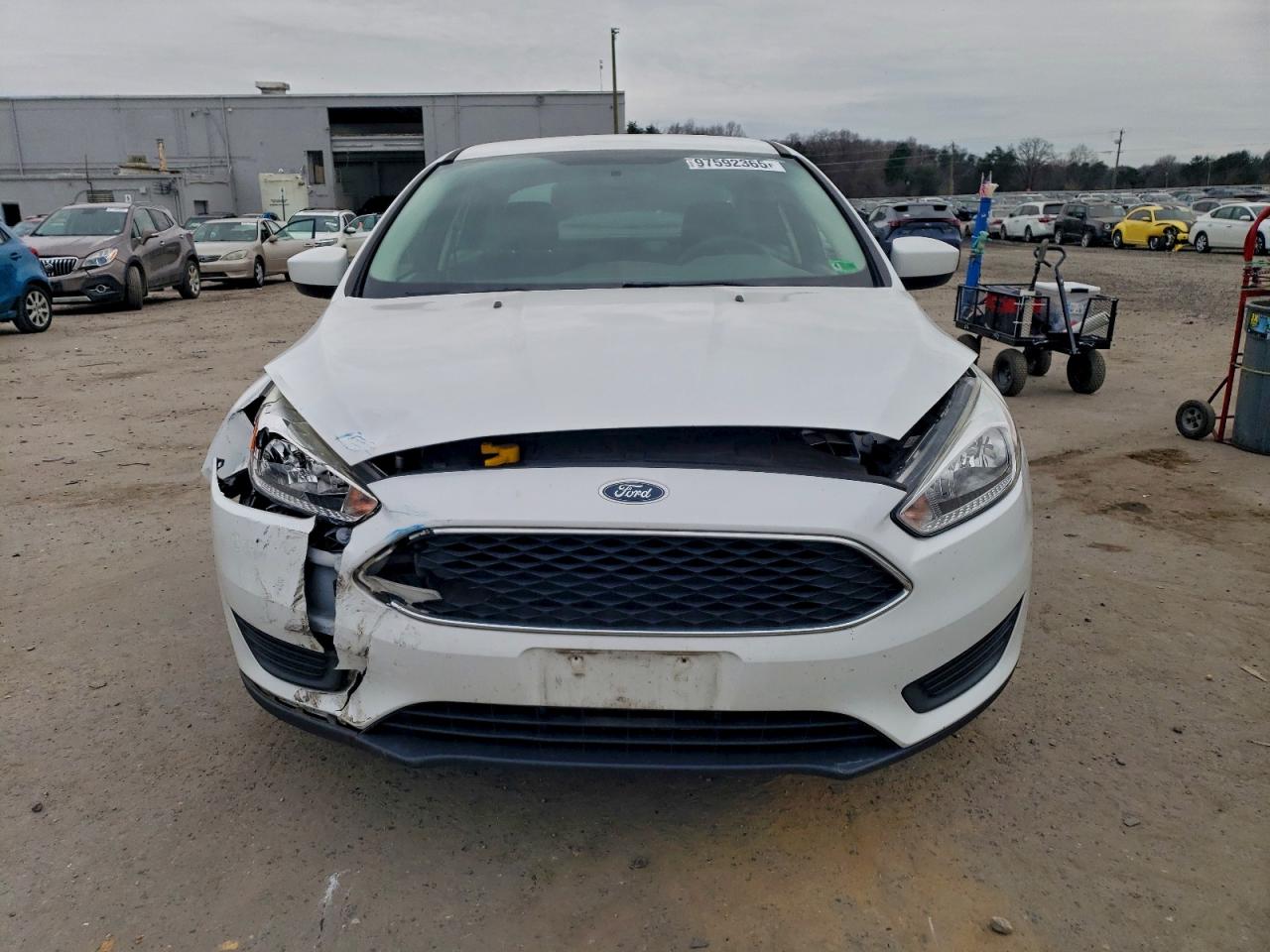 2018 FORD FOCUS SE photo 5