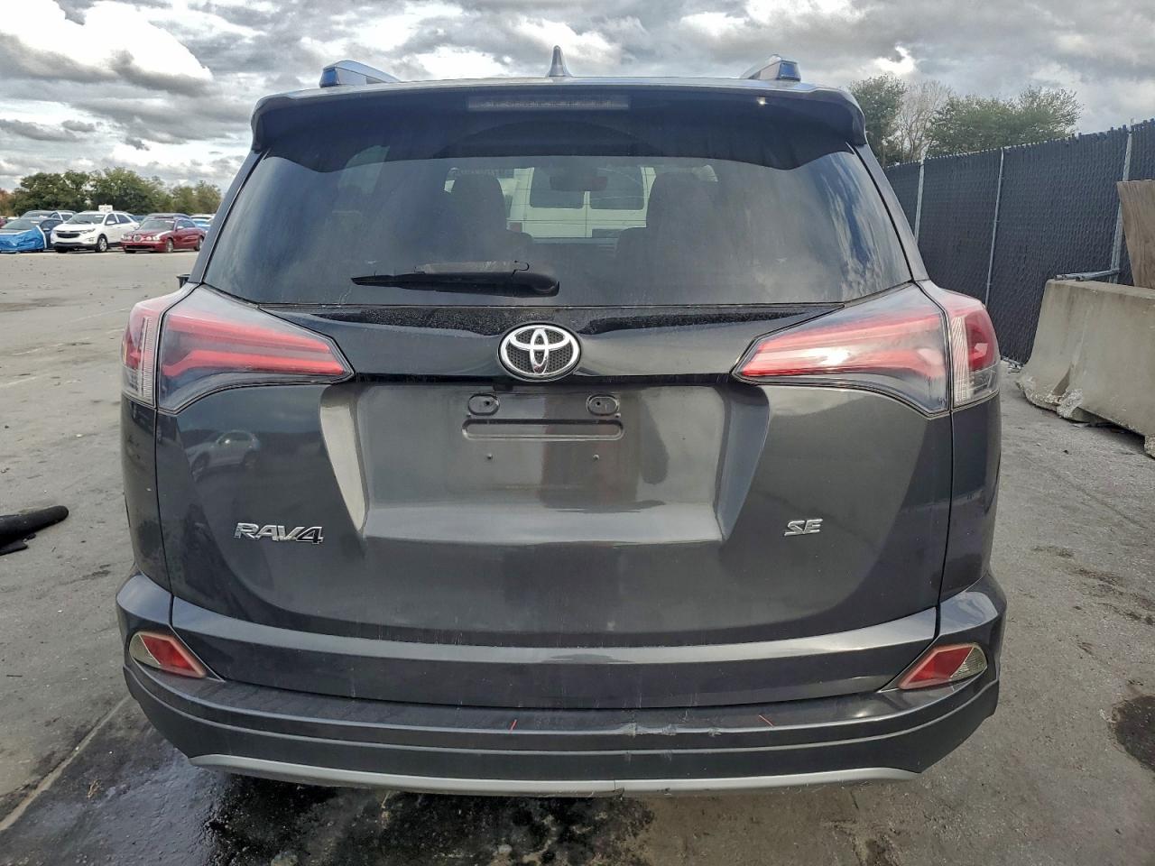 2018 TOYOTA RAV4 SE photo 6