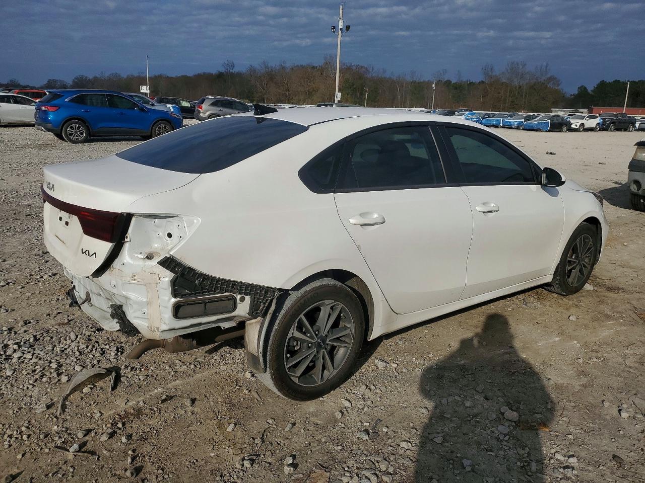 2024 KIA FORTE LX photo 3