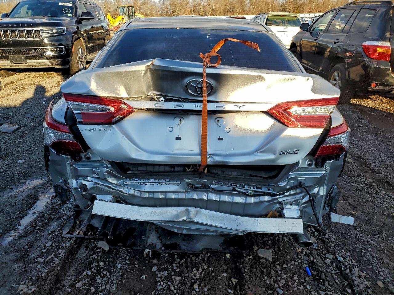 2018 TOYOTA CAMRY L photo 11