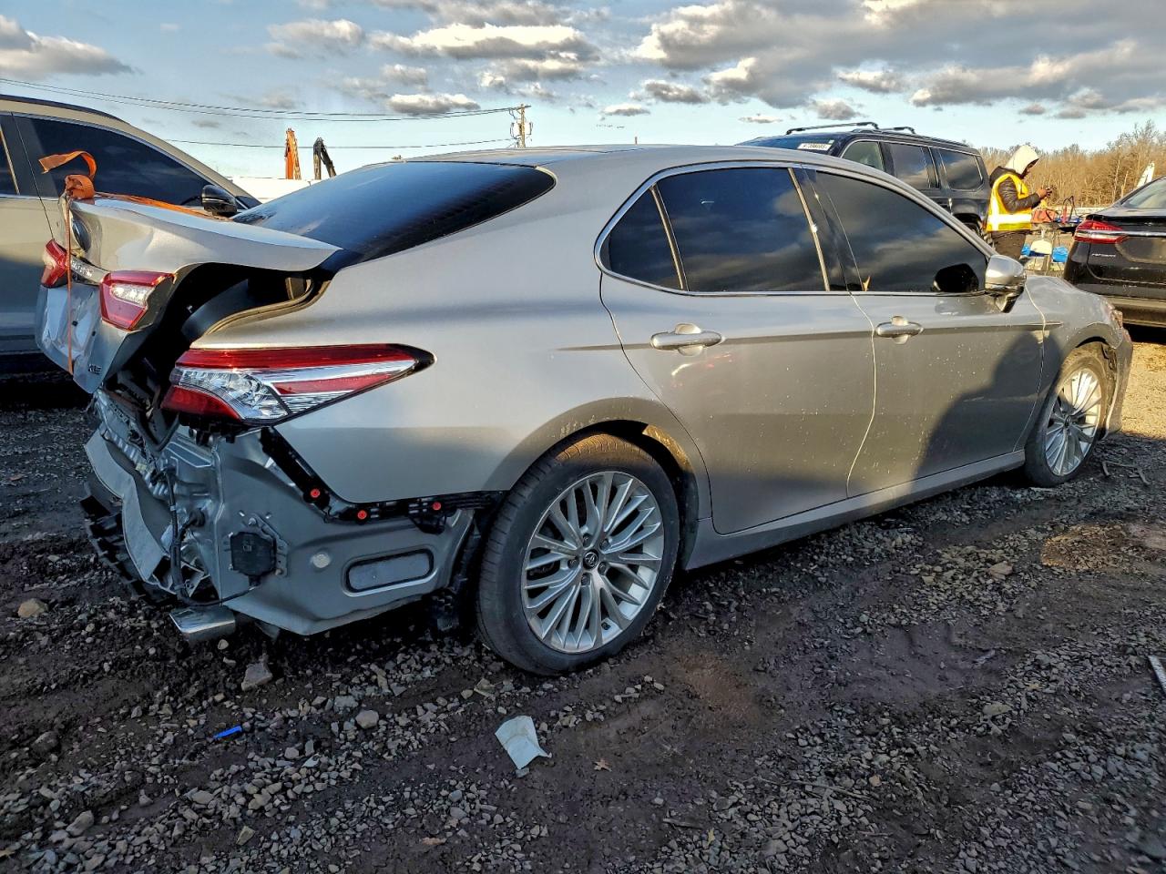 2018 TOYOTA CAMRY L photo 5