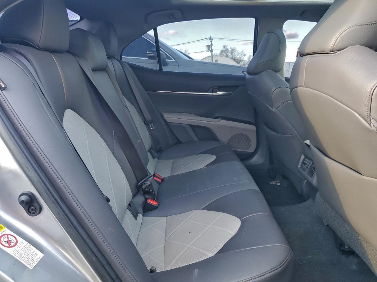 2018 TOYOTA CAMRY L photo 19