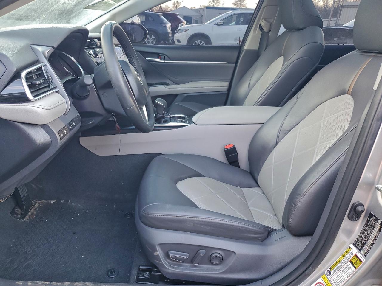 2018 TOYOTA CAMRY L photo 13