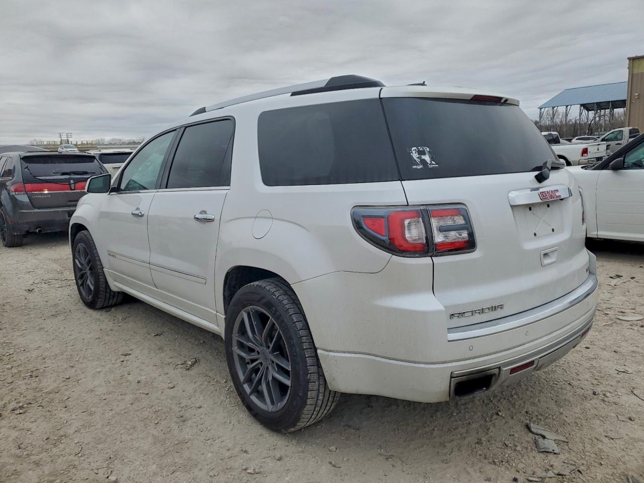 2016 GMC ACADIA DENALI photo 2