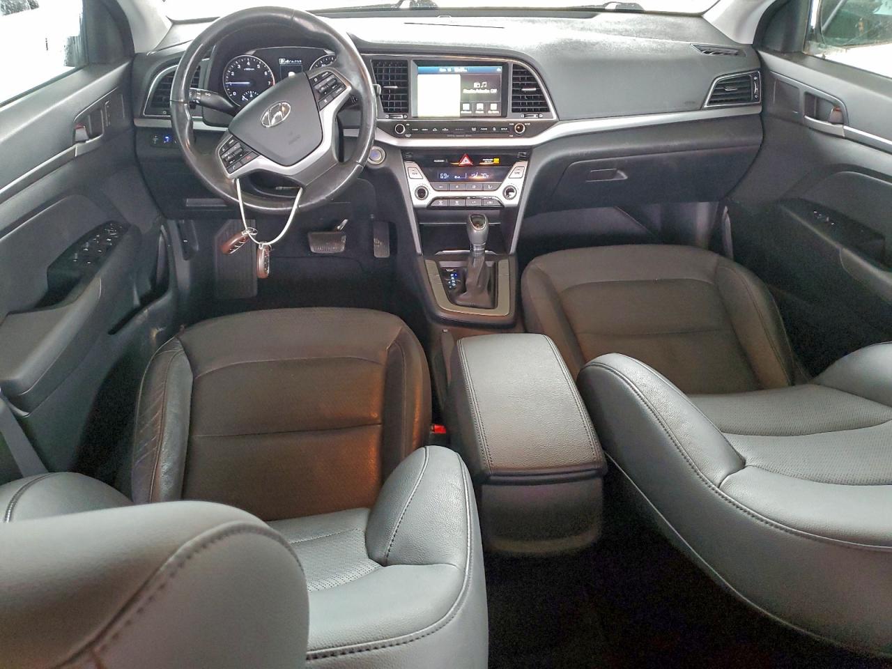 2017 HYUNDAI ELANTRA SE photo 8