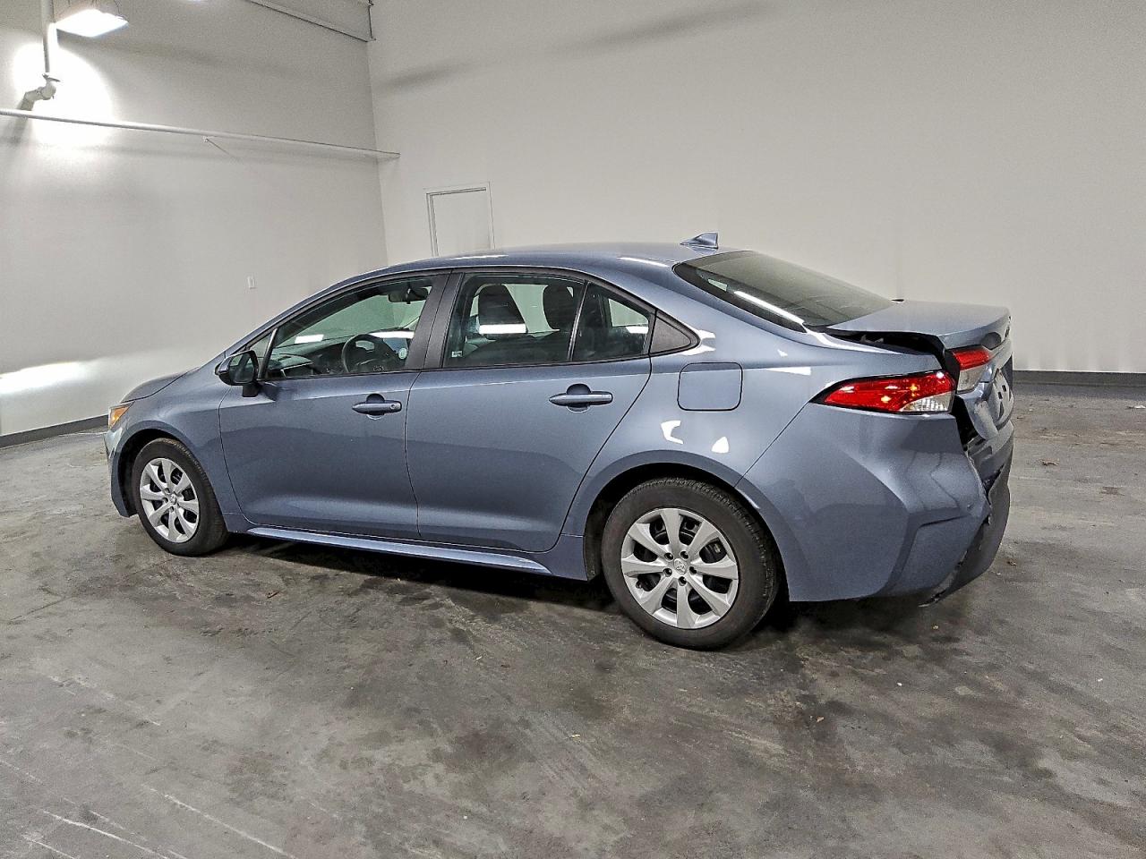 2024 TOYOTA COROLLA LE photo 3