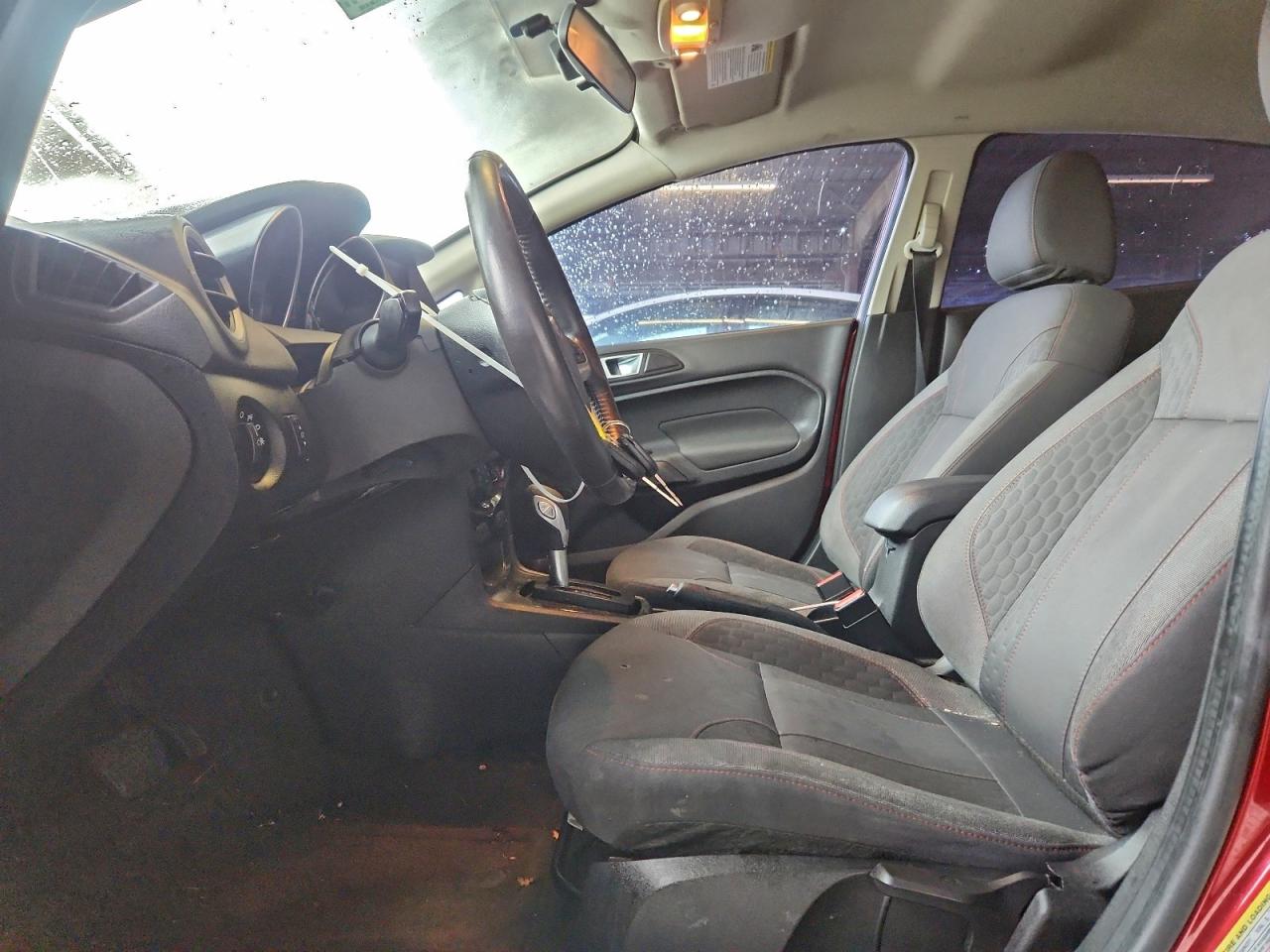 2015 FORD FIESTA SE photo 13