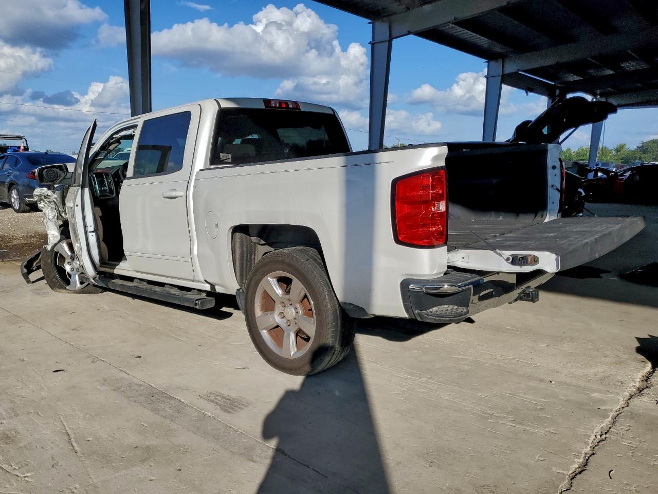 2016 CHEVROLET SILVERADO C1500 LT photo 2
