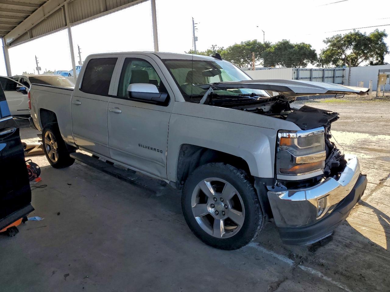 2016 CHEVROLET SILVERADO C1500 LT photo 4
