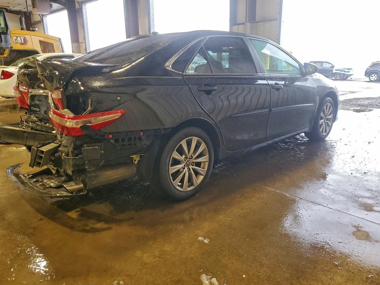 2017 TOYOTA CAMRY LE photo 3