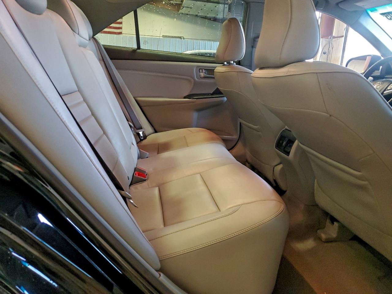 2017 TOYOTA CAMRY LE photo 10