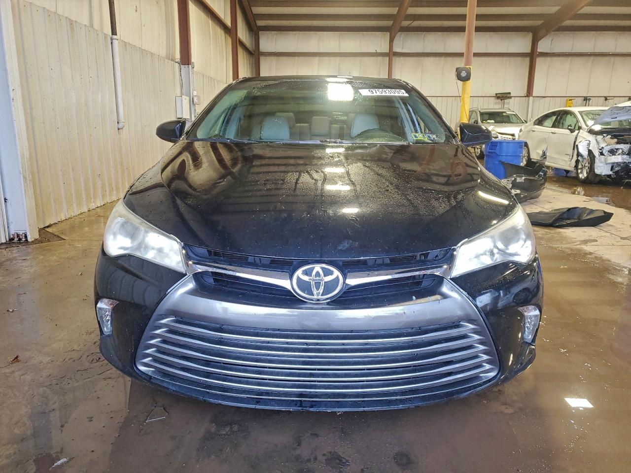 2017 TOYOTA CAMRY LE photo 5