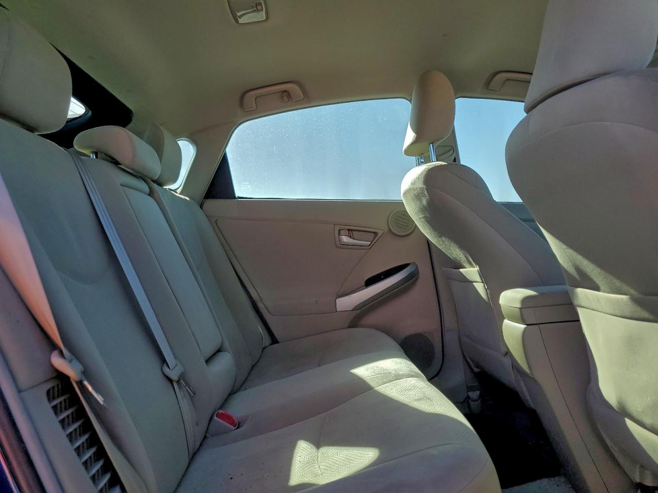 2011 TOYOTA PRIUS photo 10