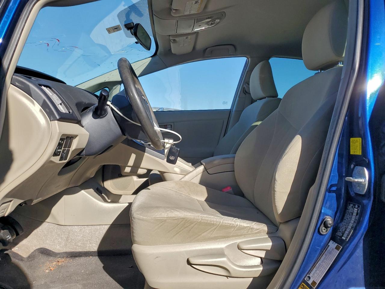 2011 TOYOTA PRIUS photo 7