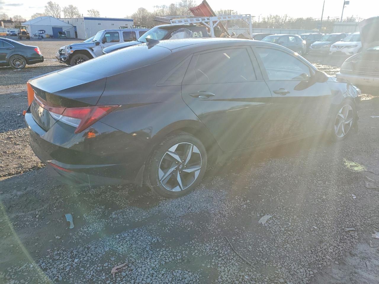 2023 HYUNDAI ELANTRA SEL photo 3