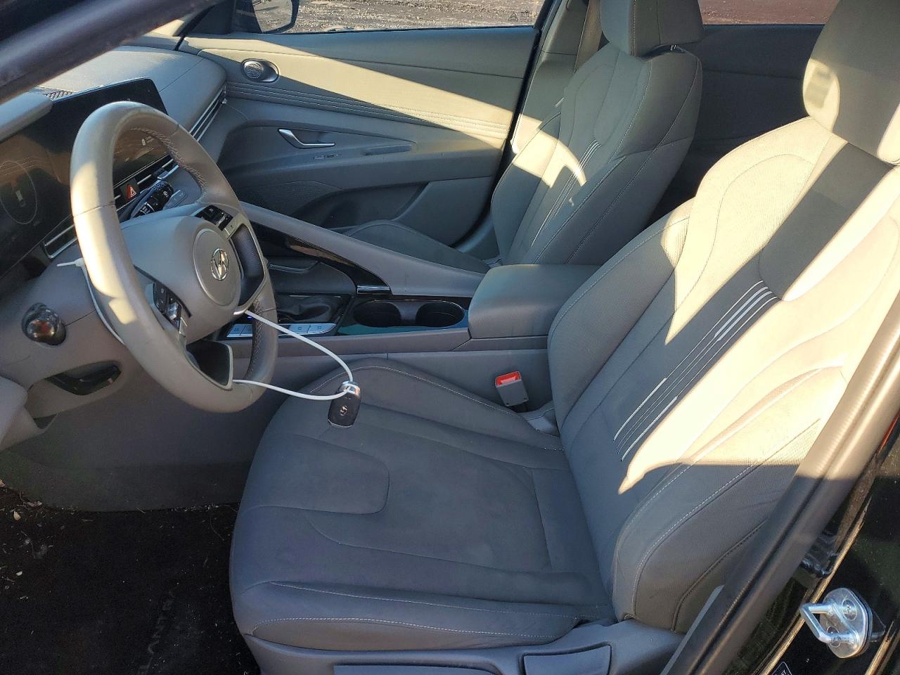 2023 HYUNDAI ELANTRA SEL photo 7
