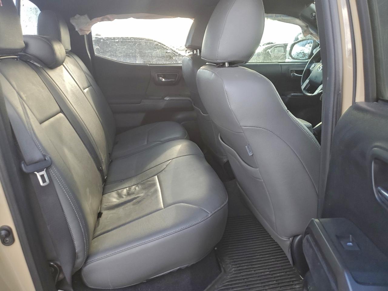 2017 TOYOTA TACOMA DOUBLE CAB photo 10