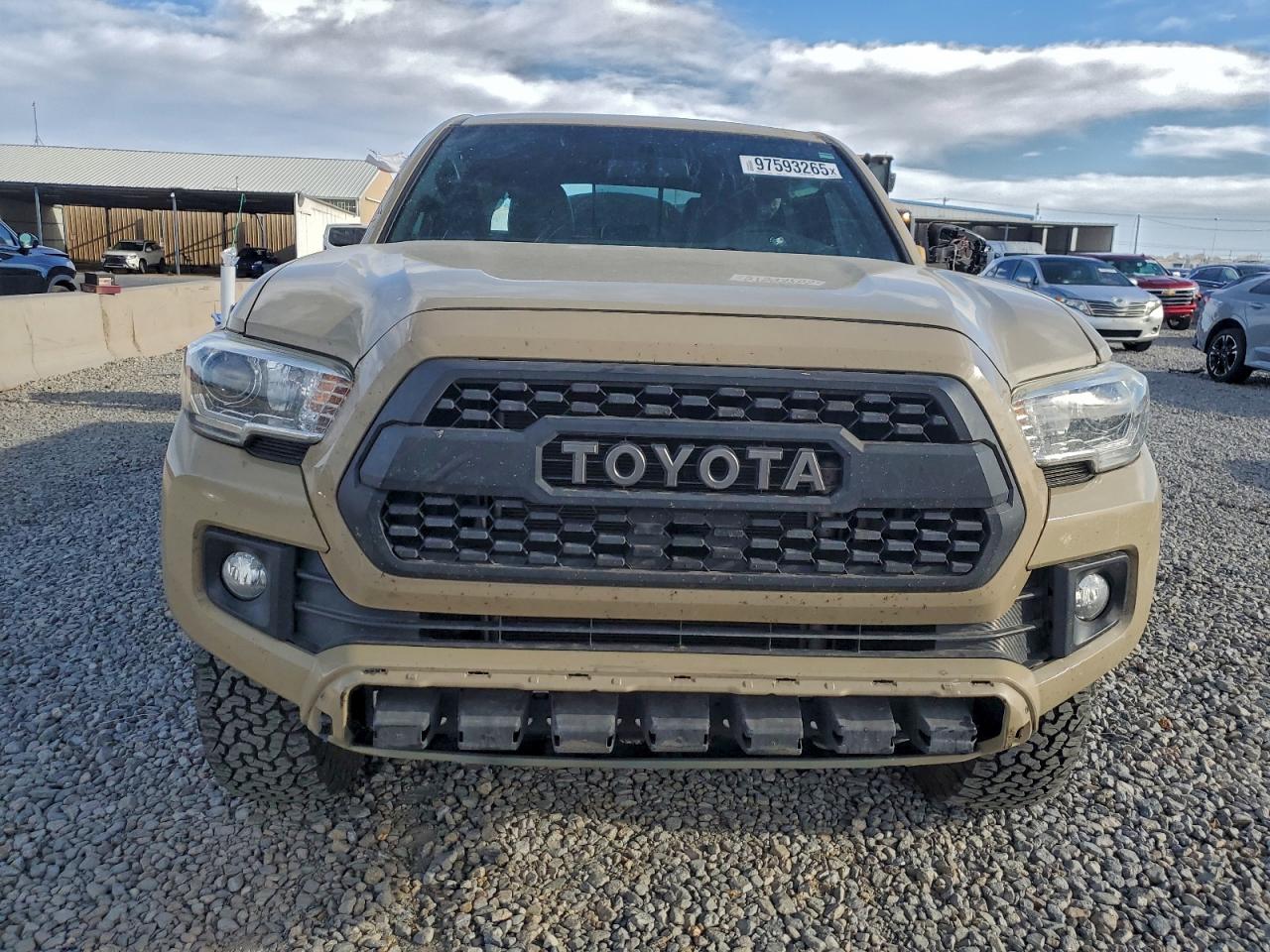 2017 TOYOTA TACOMA DOUBLE CAB photo 5