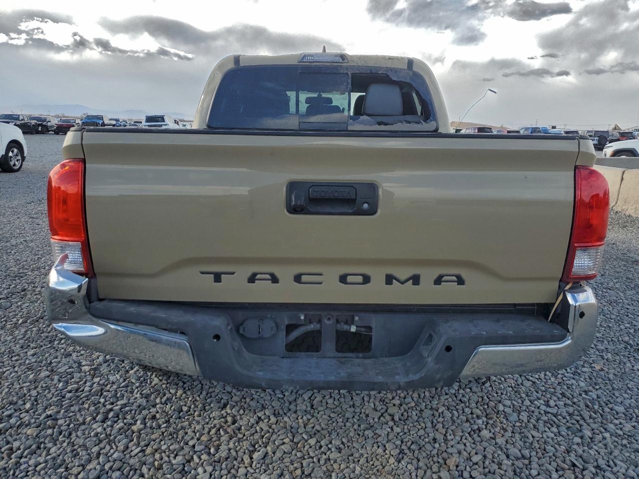 2017 TOYOTA TACOMA DOUBLE CAB photo 6