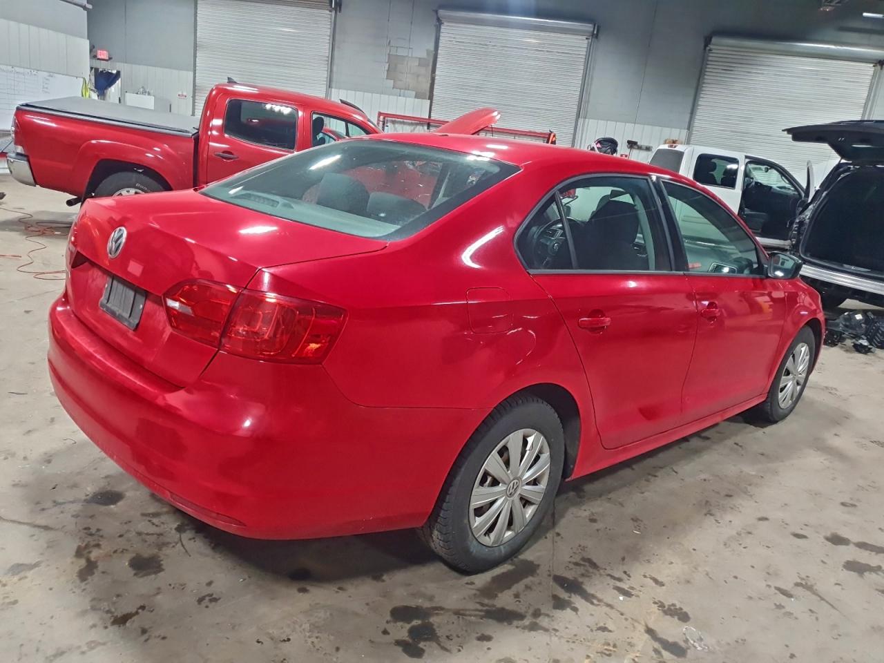 2013 VOLKSWAGEN JETTA BASE photo 3