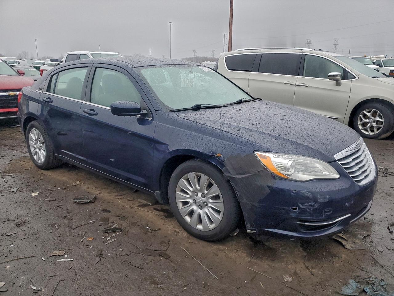 2013 CHRYSLER 200 LX photo 4
