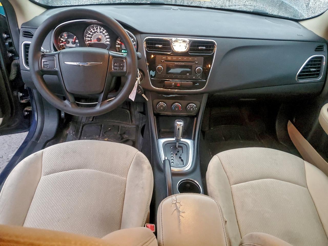 2013 CHRYSLER 200 LX photo 8