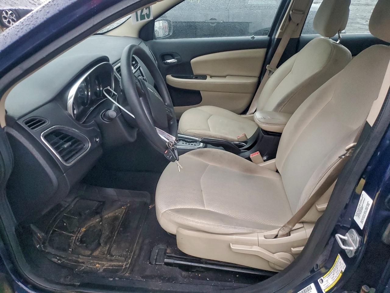 2013 CHRYSLER 200 LX photo 7