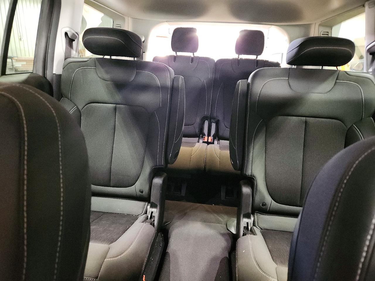 2023 JEEP GRAND CHEROKEE L LAREDO photo 10