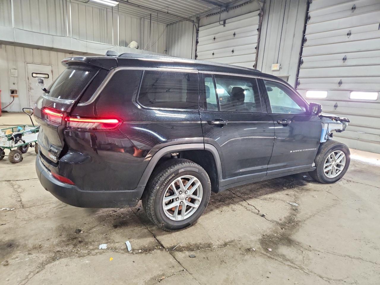 2023 JEEP GRAND CHEROKEE L LAREDO photo 3