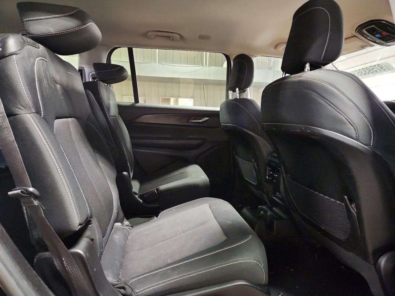 2023 JEEP GRAND CHEROKEE L LAREDO photo 11