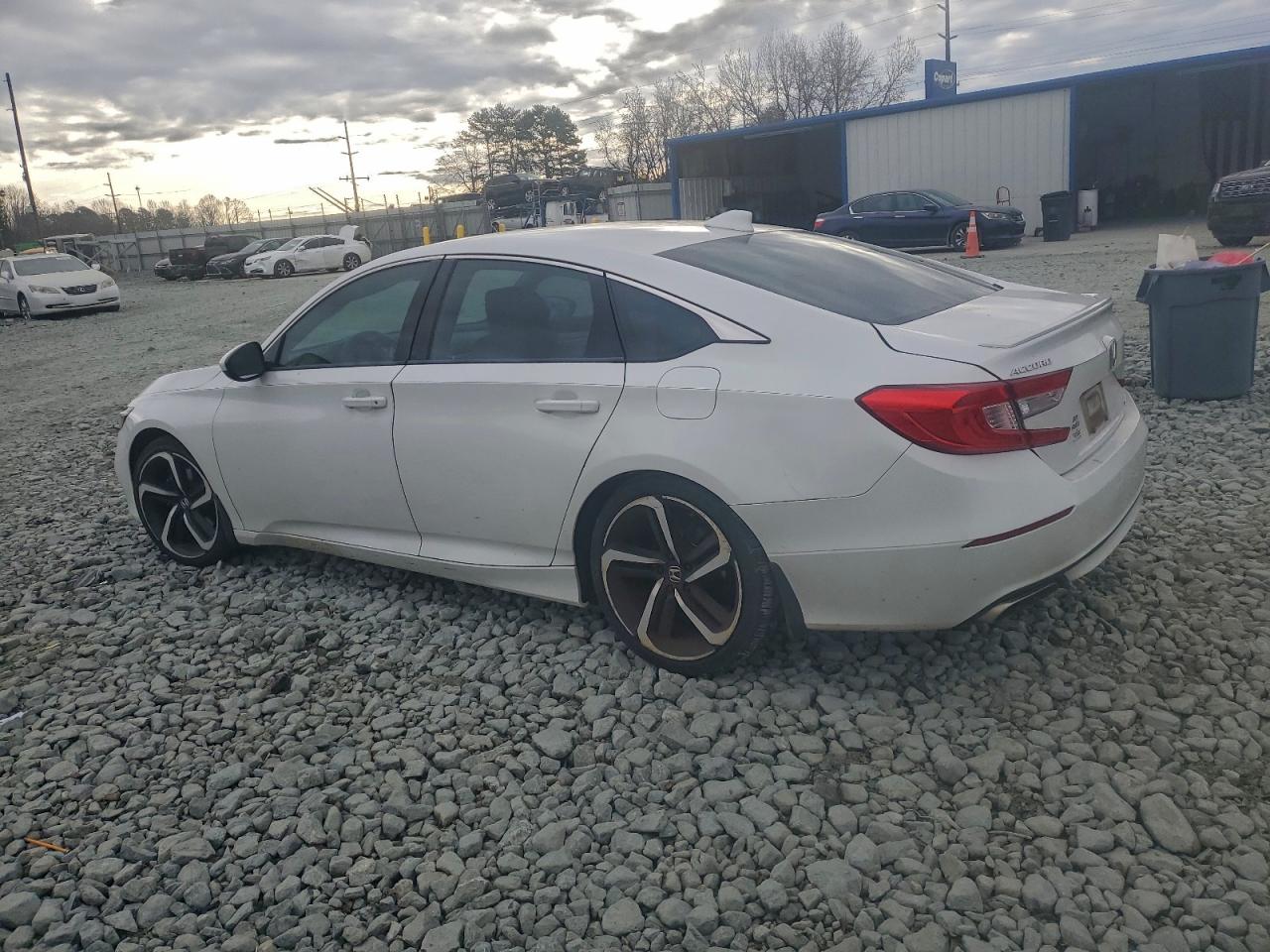 2018 HONDA ACCORD SPORT photo 3