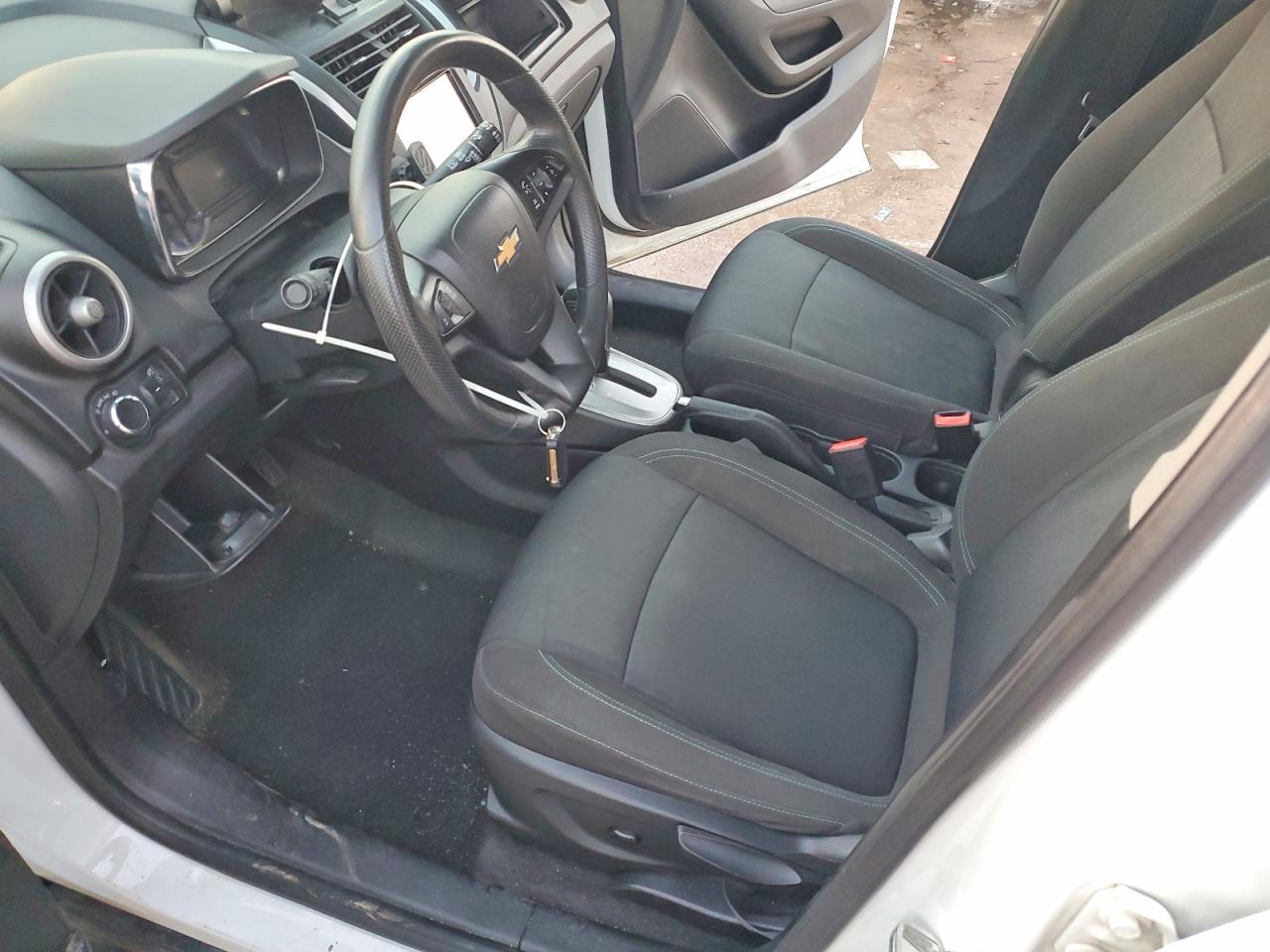 2015 CHEVROLET TRAX 1LT photo 13