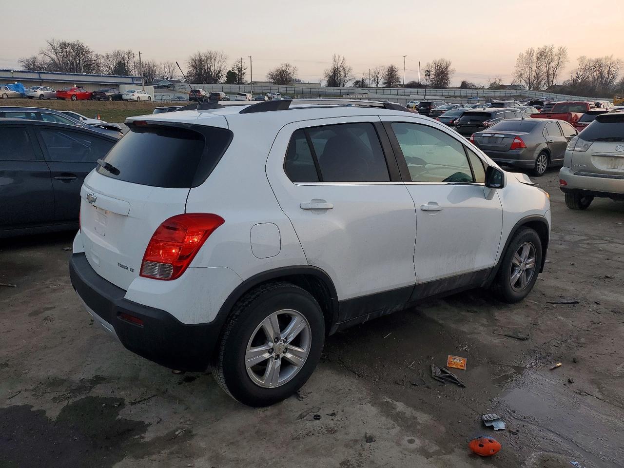 2015 CHEVROLET TRAX 1LT photo 5
