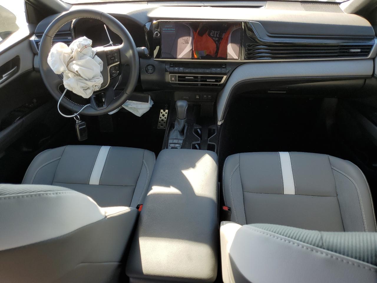 2025 TOYOTA CAMRY XSE photo 15