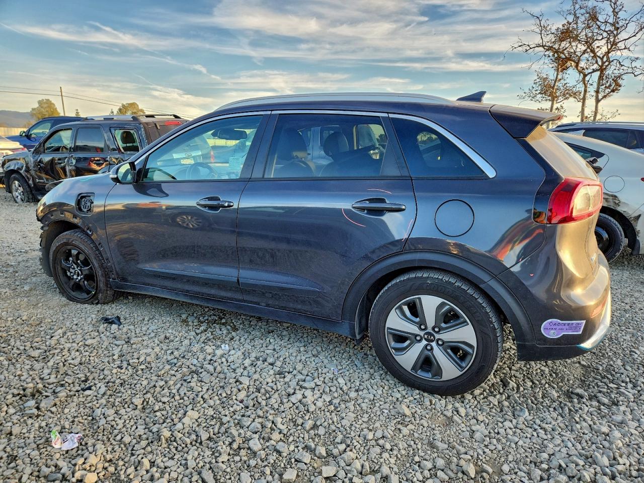 2018 KIA NIRO EX PREMIUM photo 2