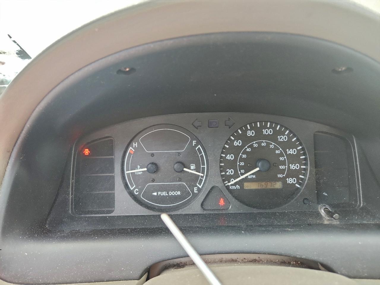 2001 TOYOTA COROLLA CE photo 9