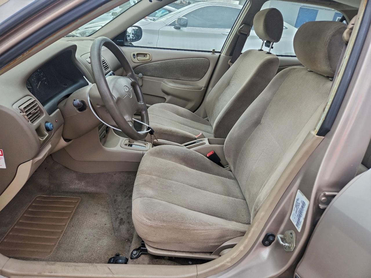 2001 TOYOTA COROLLA CE photo 7