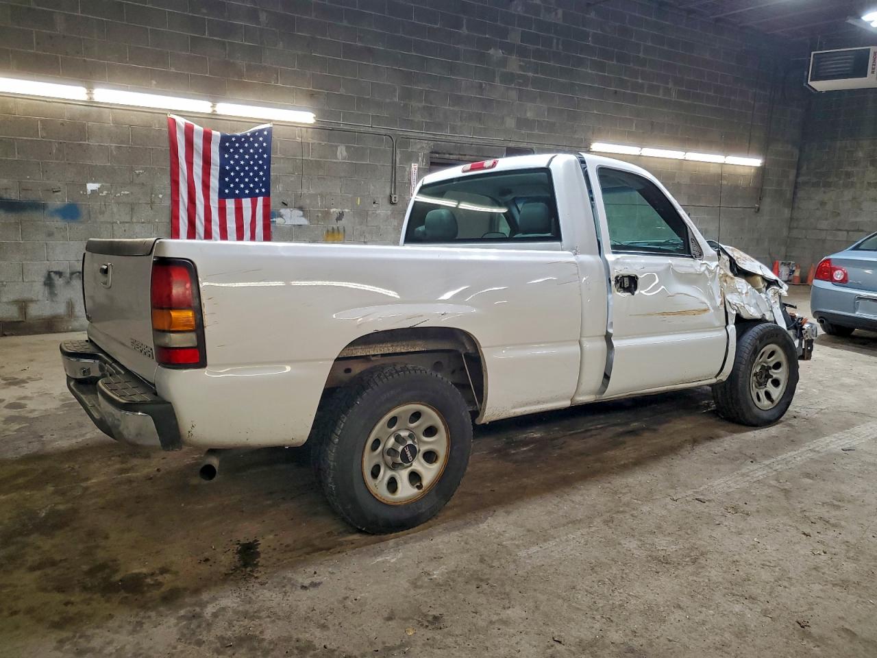 2007 GMC NEW SIERRA C1500 CLASSIC photo 3