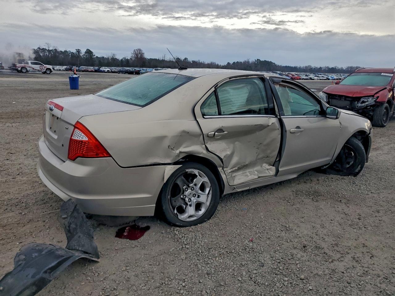 2010 FORD FUSION SE photo 3
