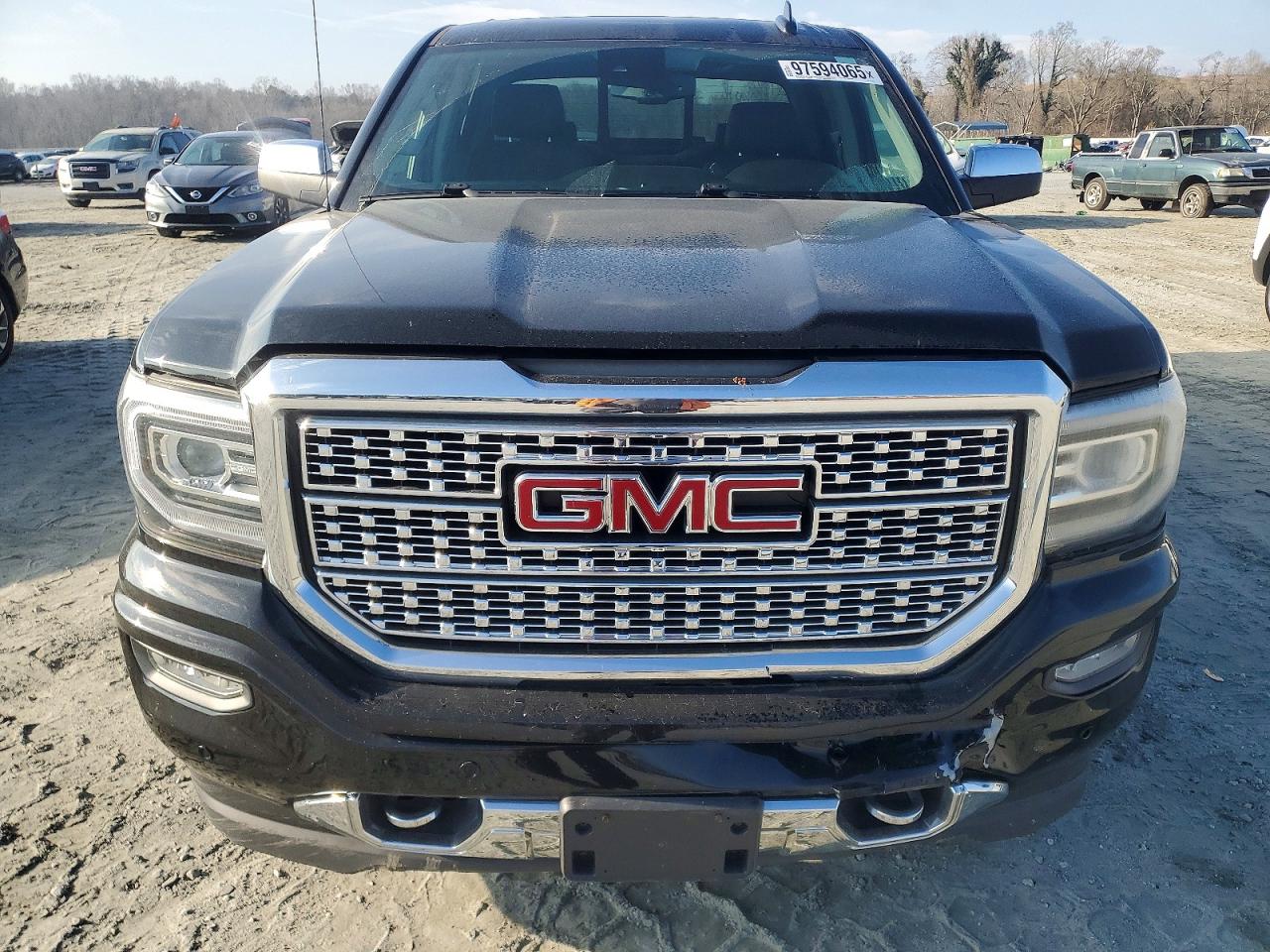 2017 GMC SIERRA K1500 DENALI photo 9