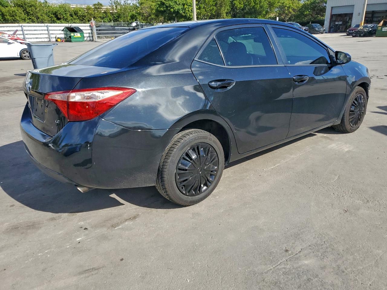 2017 TOYOTA COROLLA L photo 3