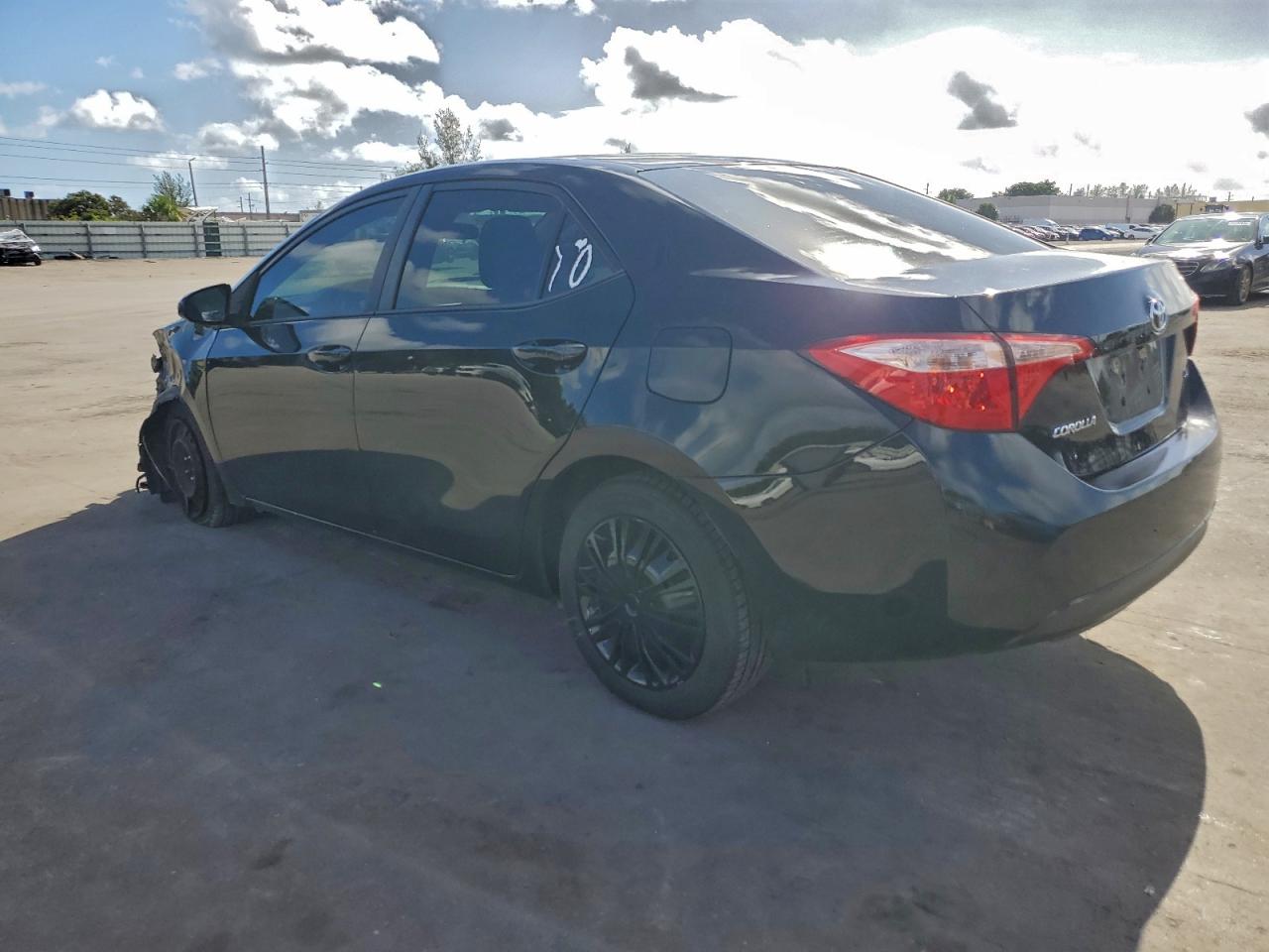 2017 TOYOTA COROLLA L photo 2