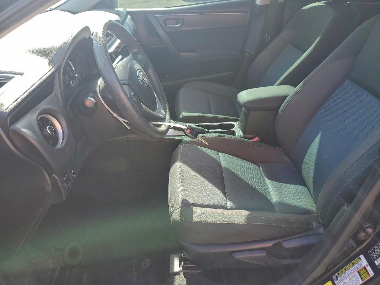 2017 TOYOTA COROLLA L photo 7