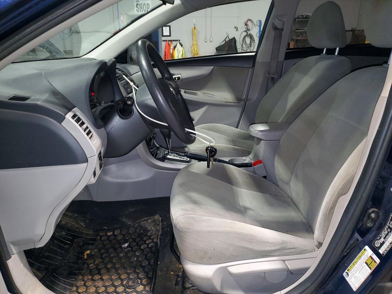 2013 TOYOTA COROLLA BASE photo 7