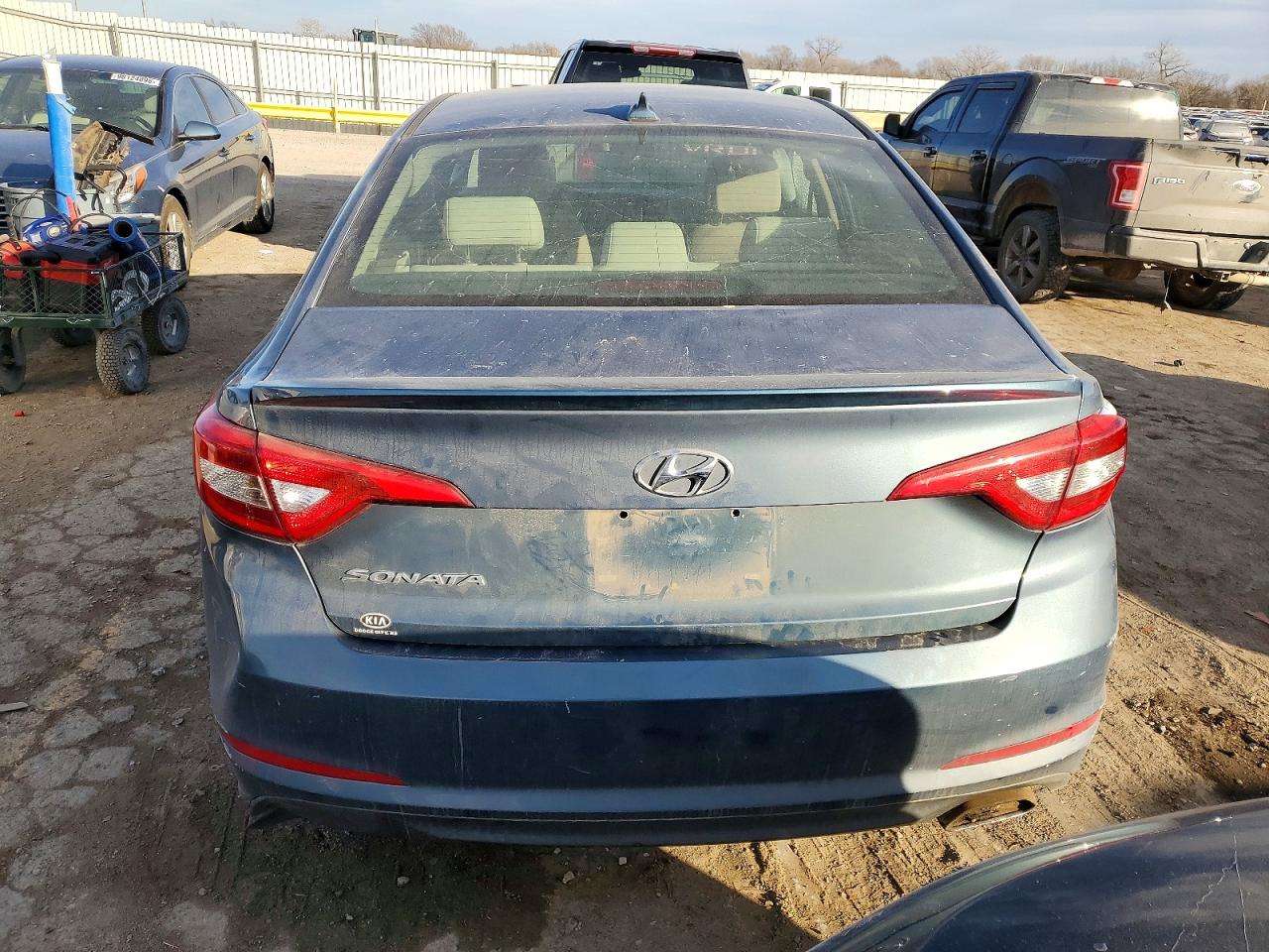 2017 HYUNDAI SONATA SE photo 6